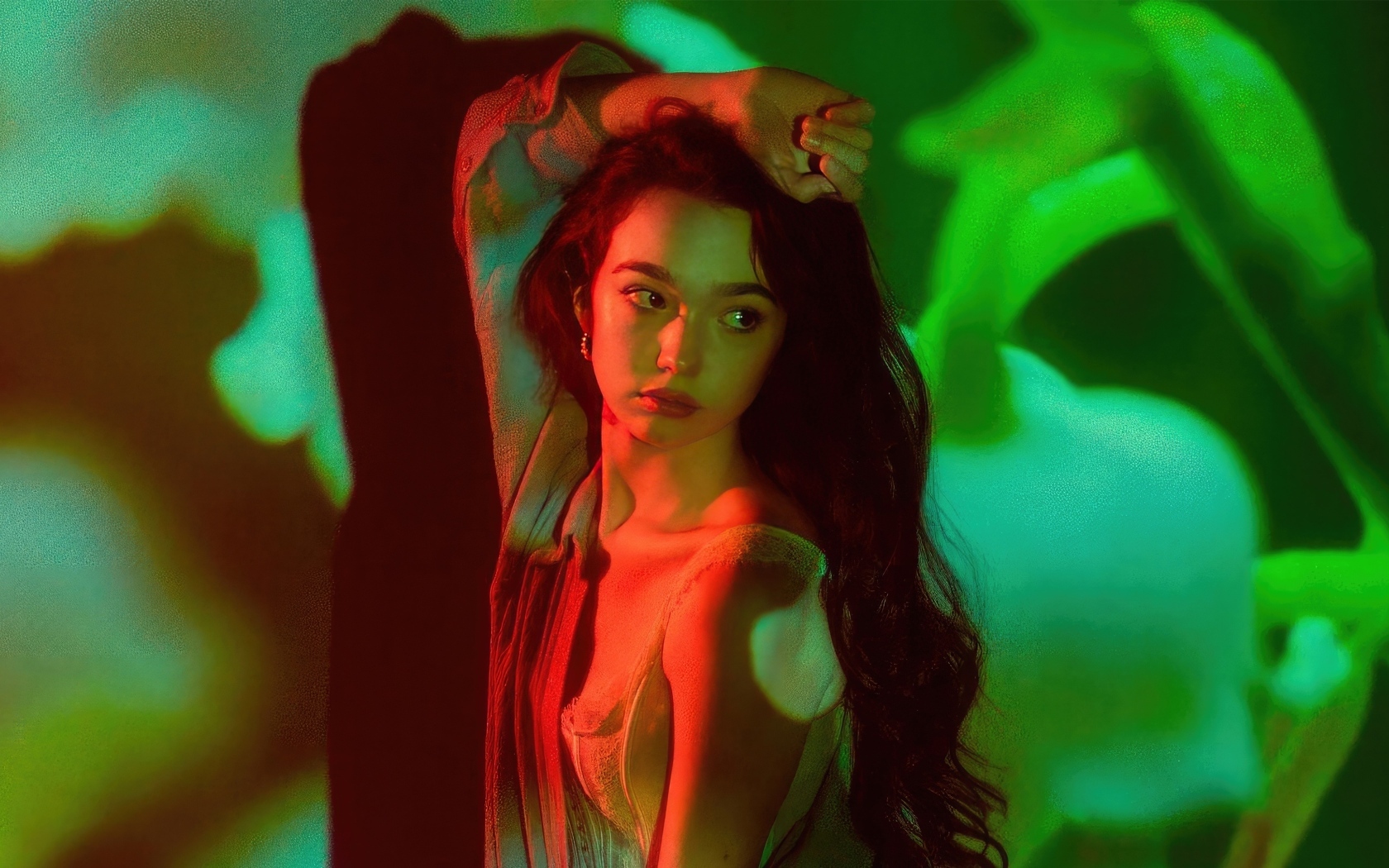 Милая молодая девушка актриса Руби Джей