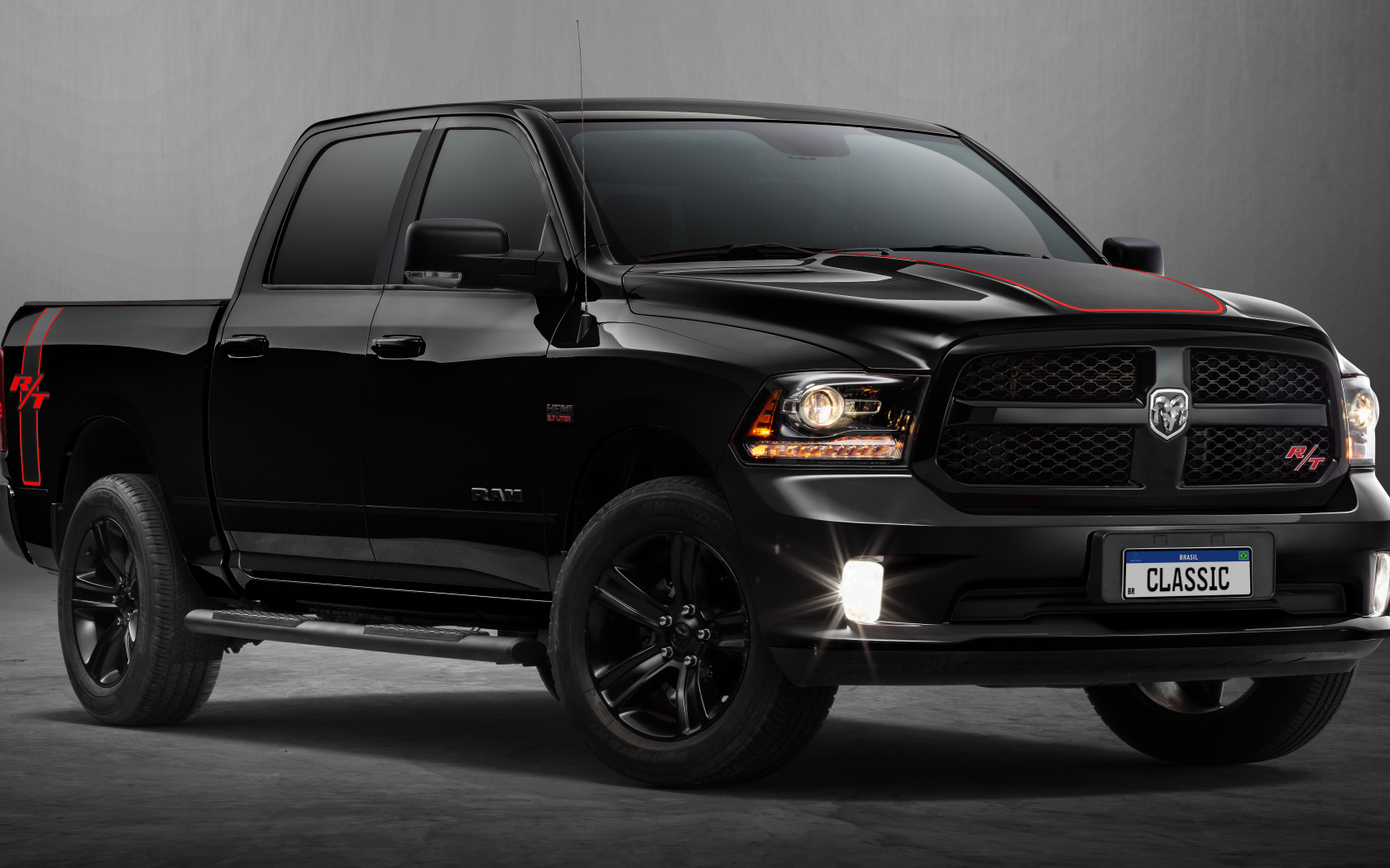 Черный пикап Ram Classic RT Crew Cab 2024  года