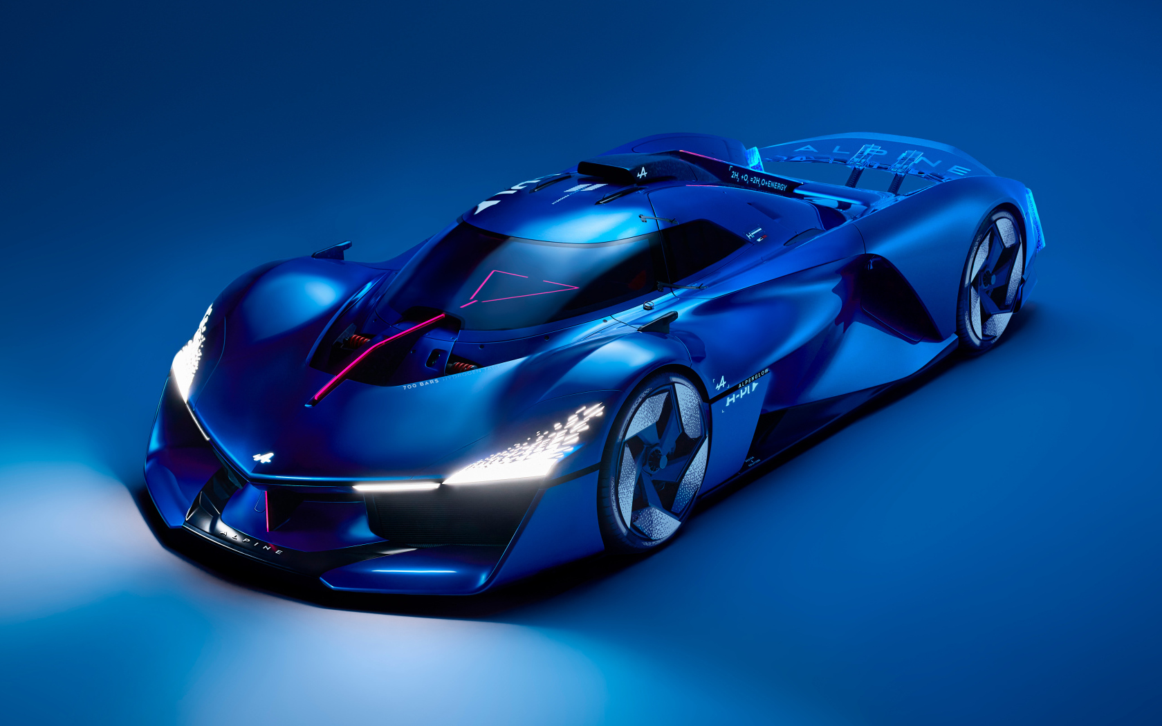 Синий автомобиль Alpine Alpenglow Hy4 2024 года вид спереди