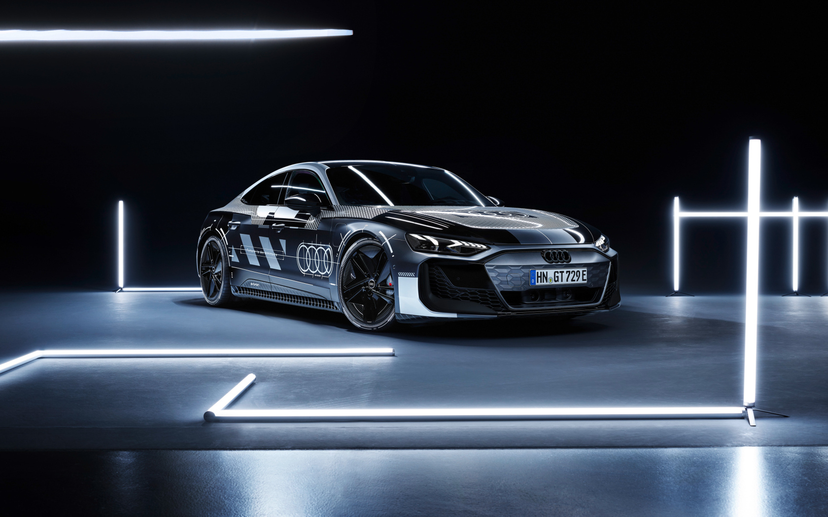 Автомобиль Audi RS E-Tron GT Prototype