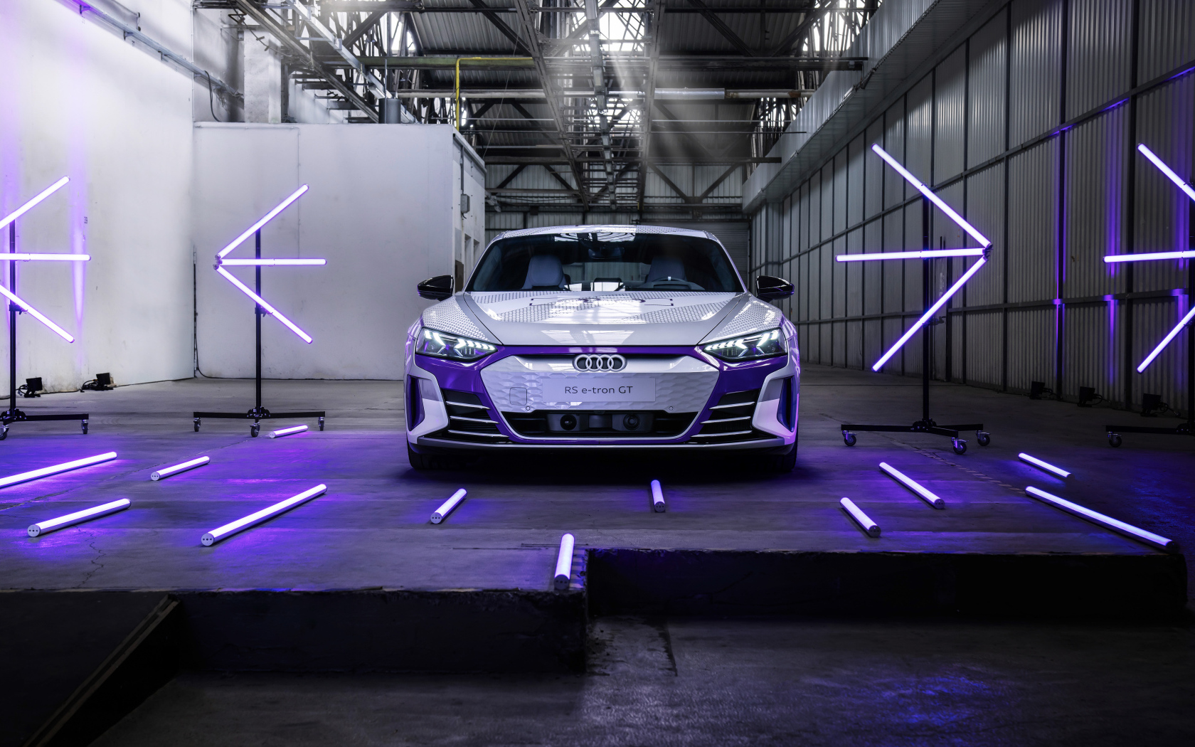 Скоростной автомобиль Audi RS E-Tron GT
