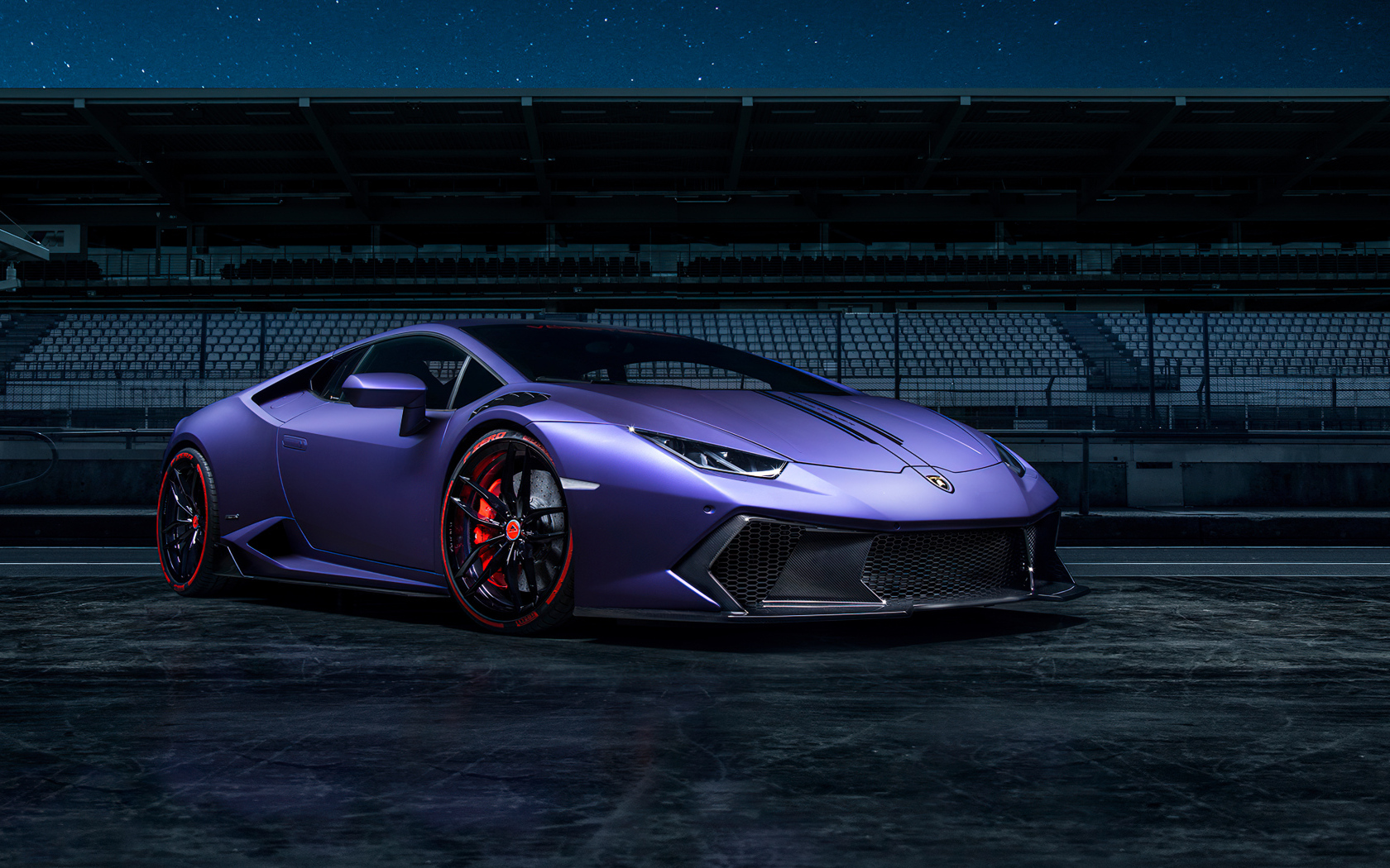 Сиреневый автомобиль Vorsteiner Lamborghini Huracán Novara
