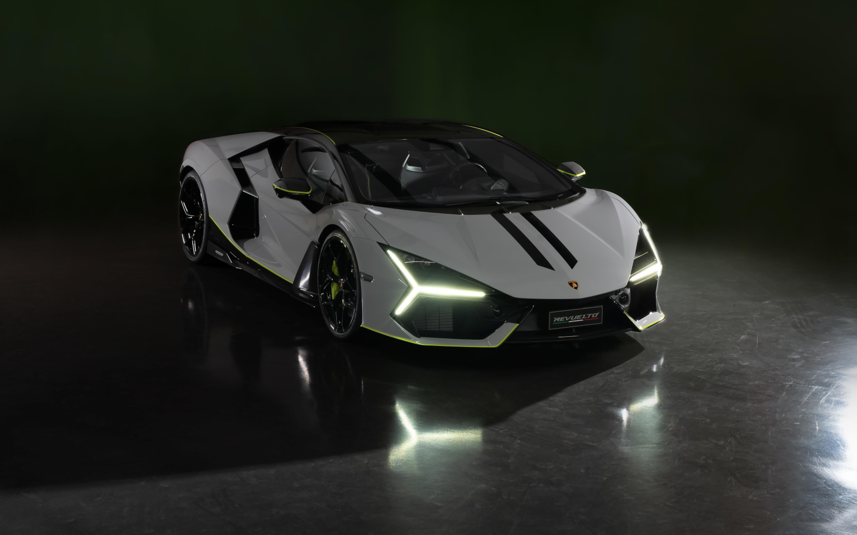 Новый автомобиль  Lamborghini Revuelto At Lamborghini Arena 2024 года