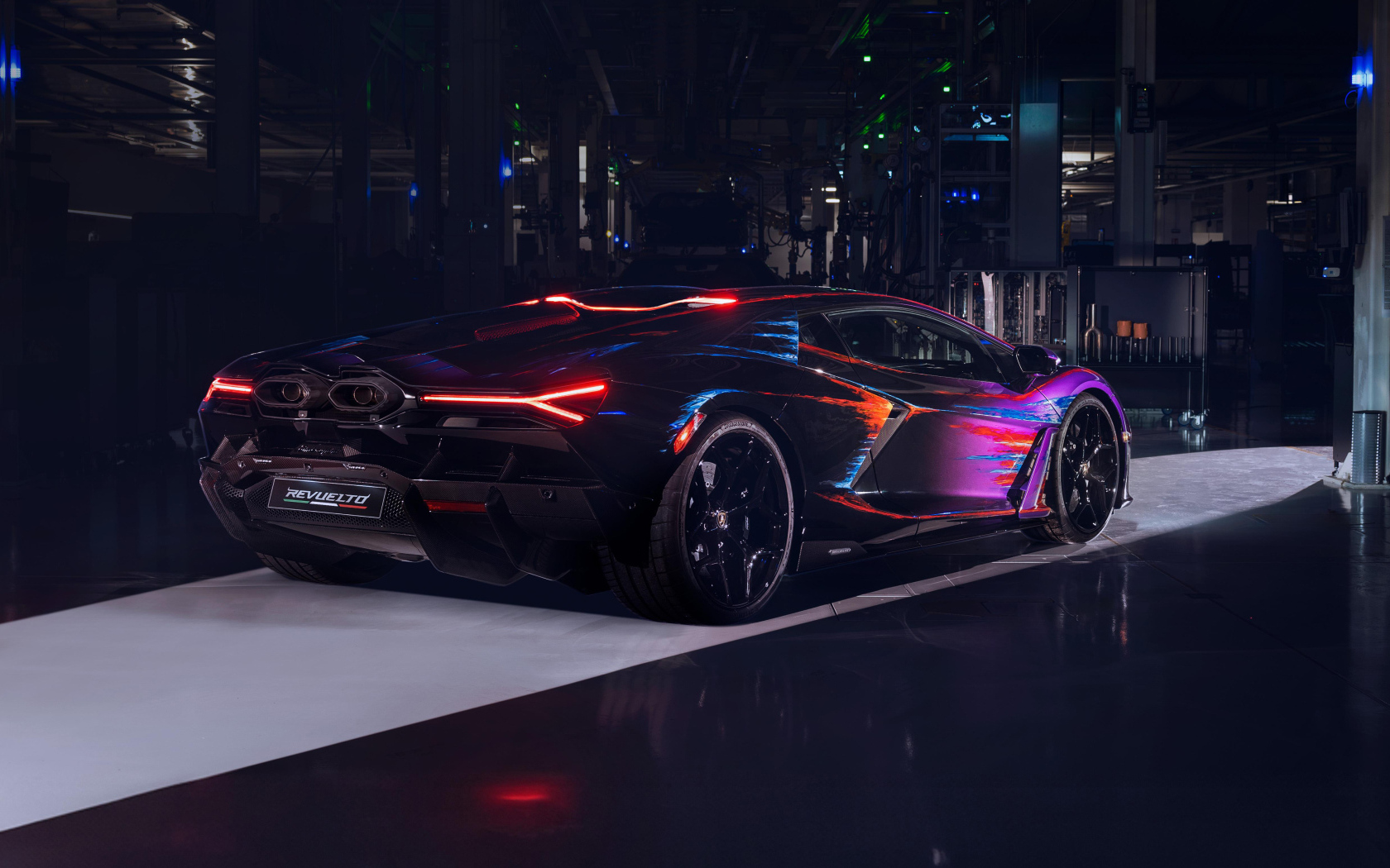 Вид сзади на автомобиль Lamborghini Revuelto Opera Unica