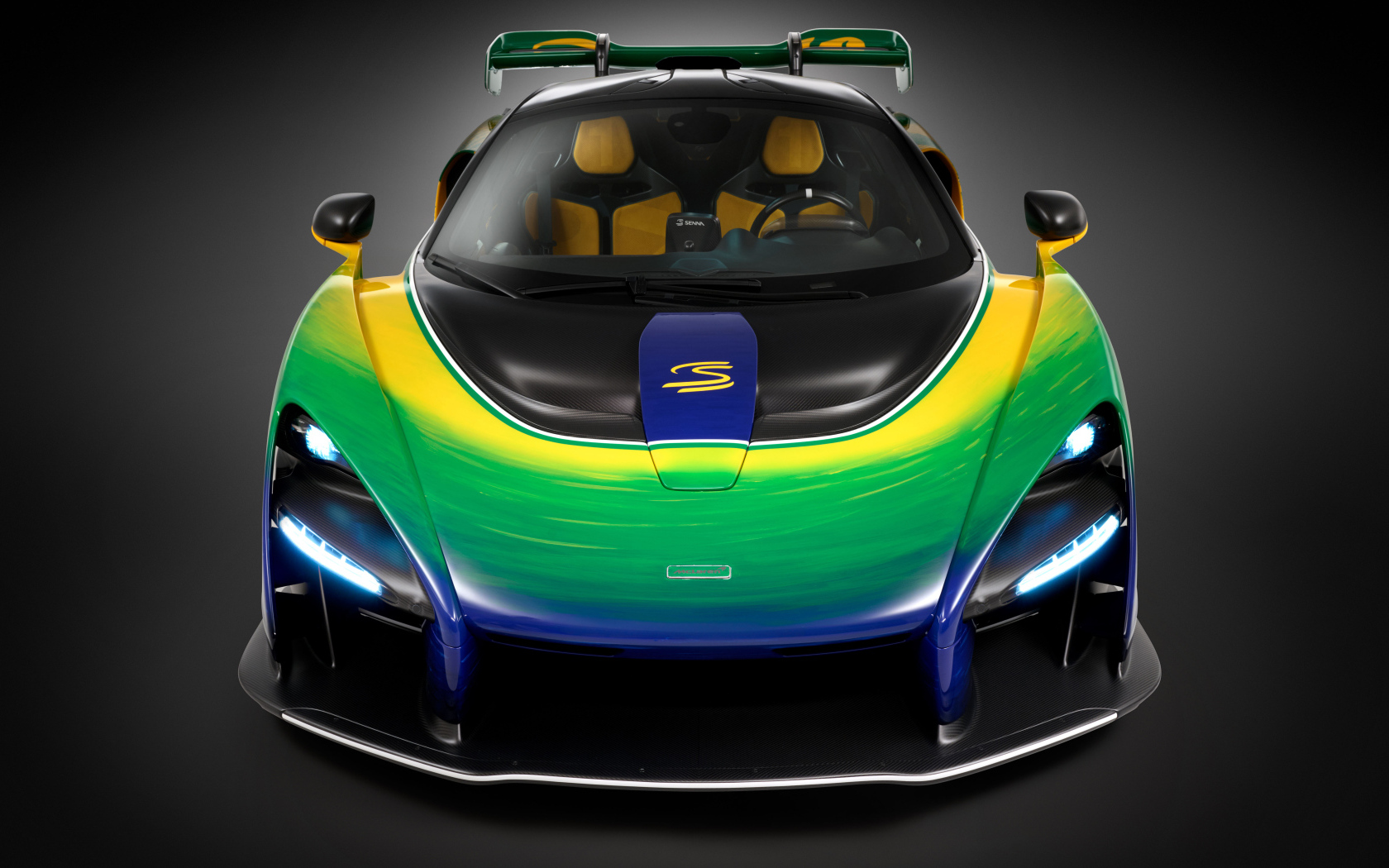Вид спереди на автомобиль McLaren Senna Sempre 2024  года