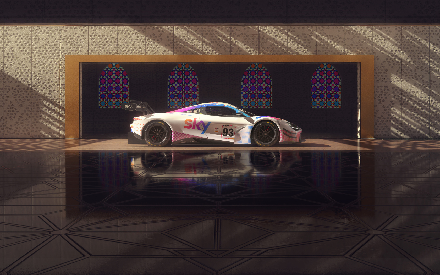 Вид сбоку на автомобиль McLaren 720S GT3 EVO