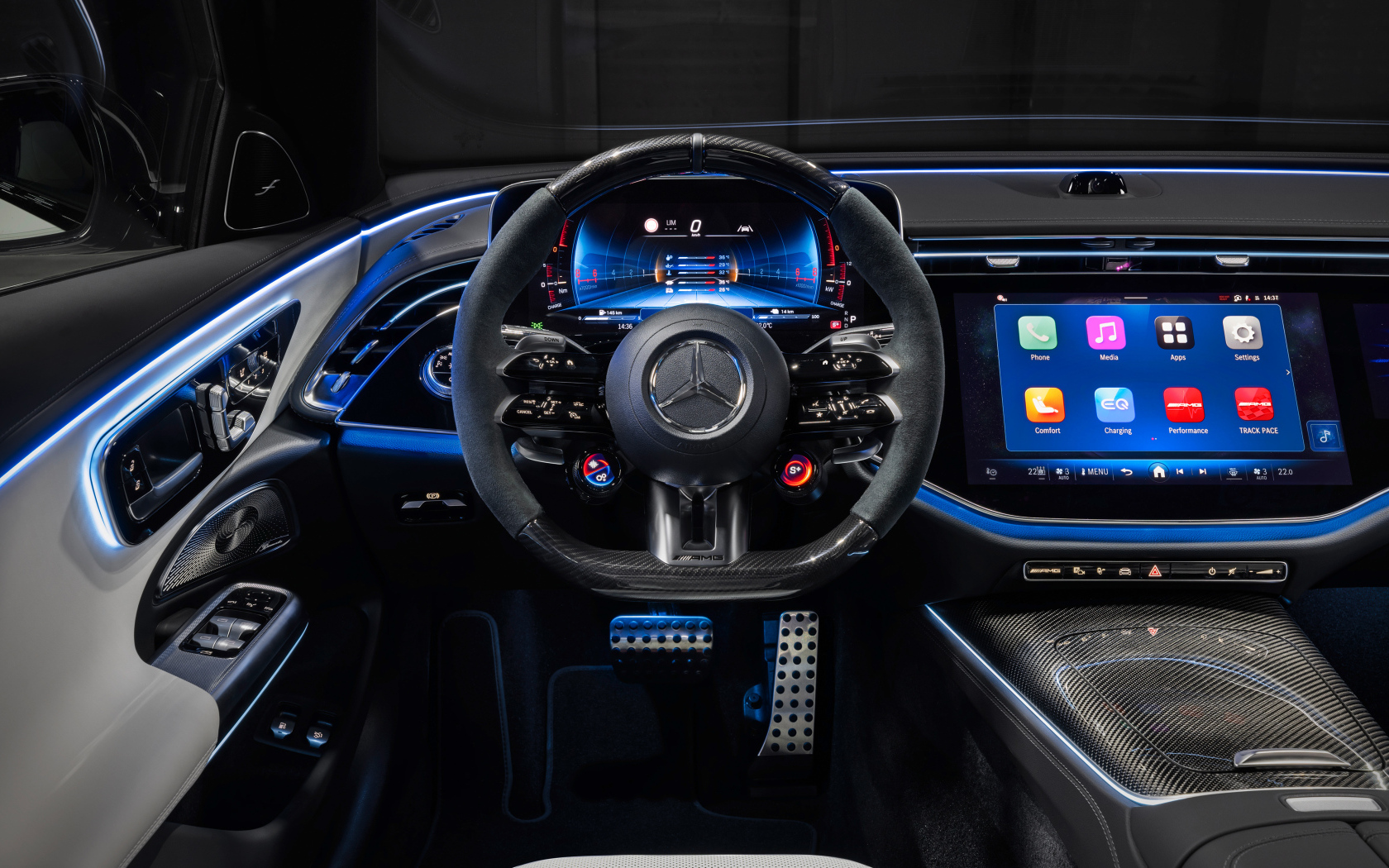 Дорогой кожаный салон автомобиля Mercedes-AMG E 53 HYBRID 4MATIC+ 2024 года