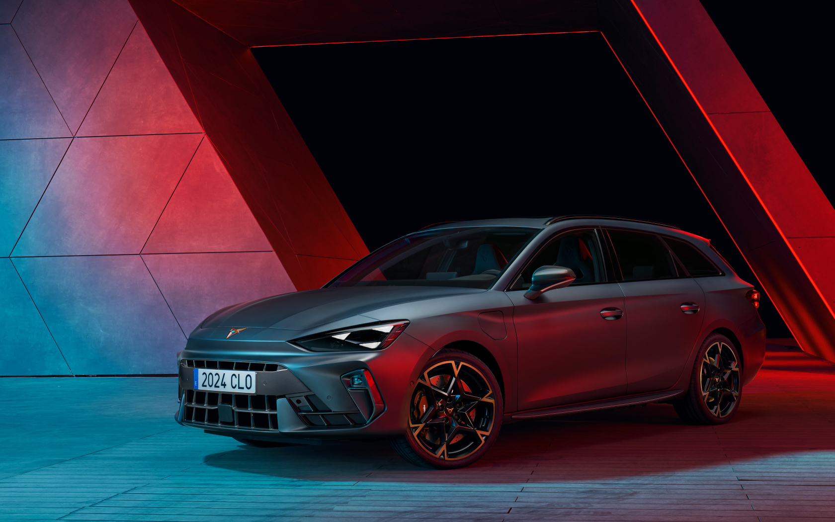 Автомобиль  Cupra Leon Sportstourer EHybrid 2024 года