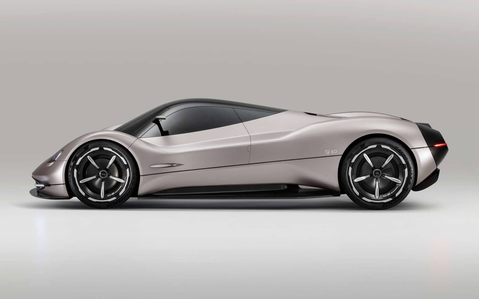 Вид сбоку на автомобиль Pagani Alisea By IED 2024  года