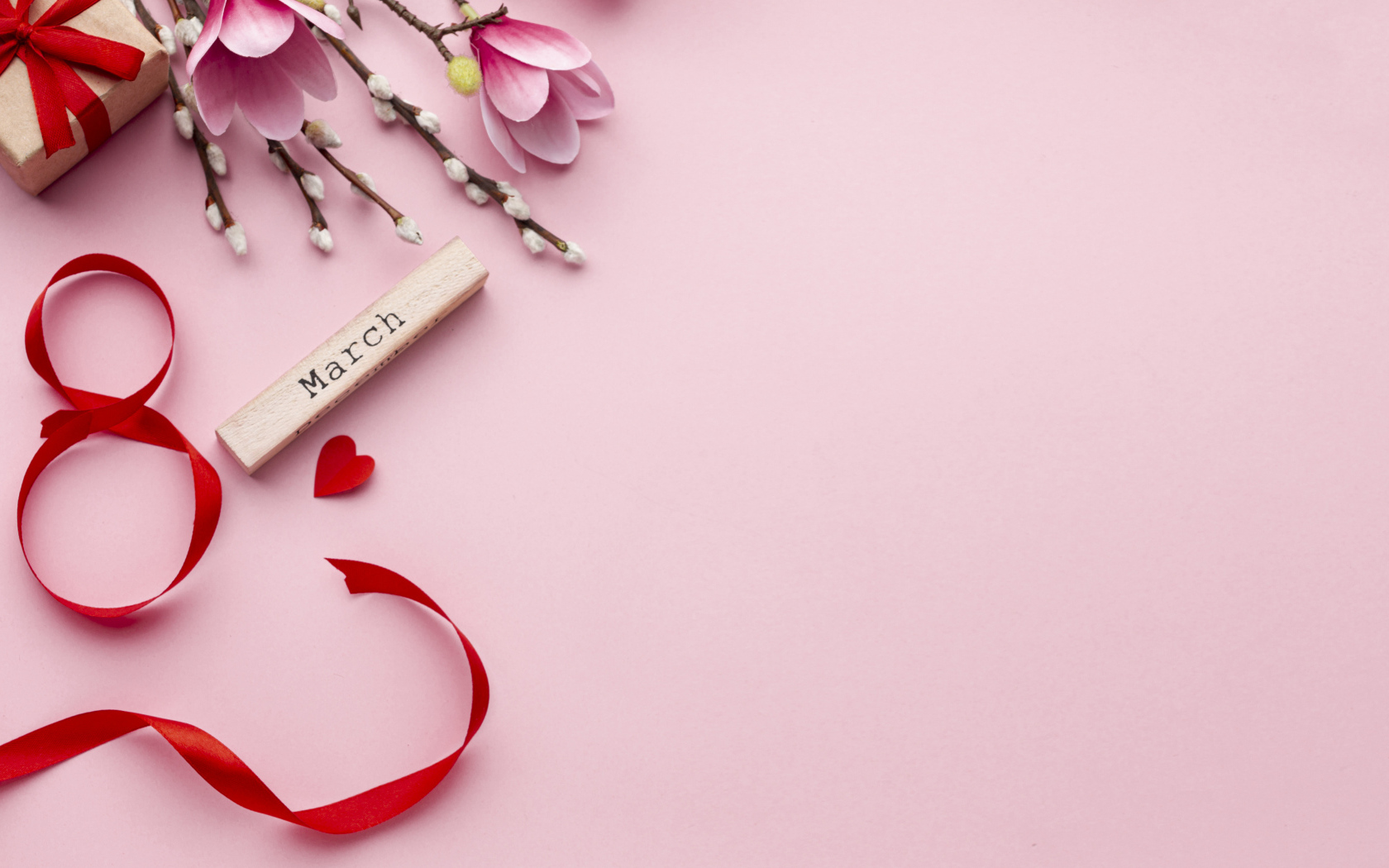 Розовый фон для открытки на 8 марта с цветами и лентами