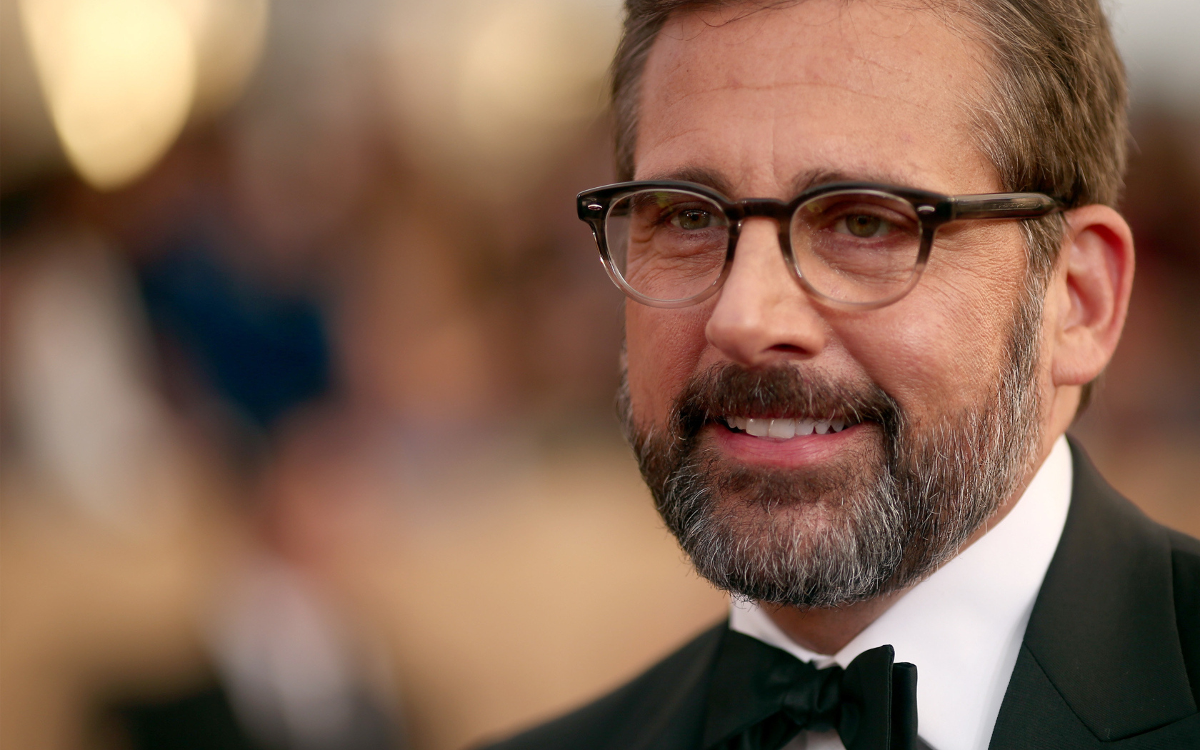 Улыбающийся мужчина актер Стив Карелл