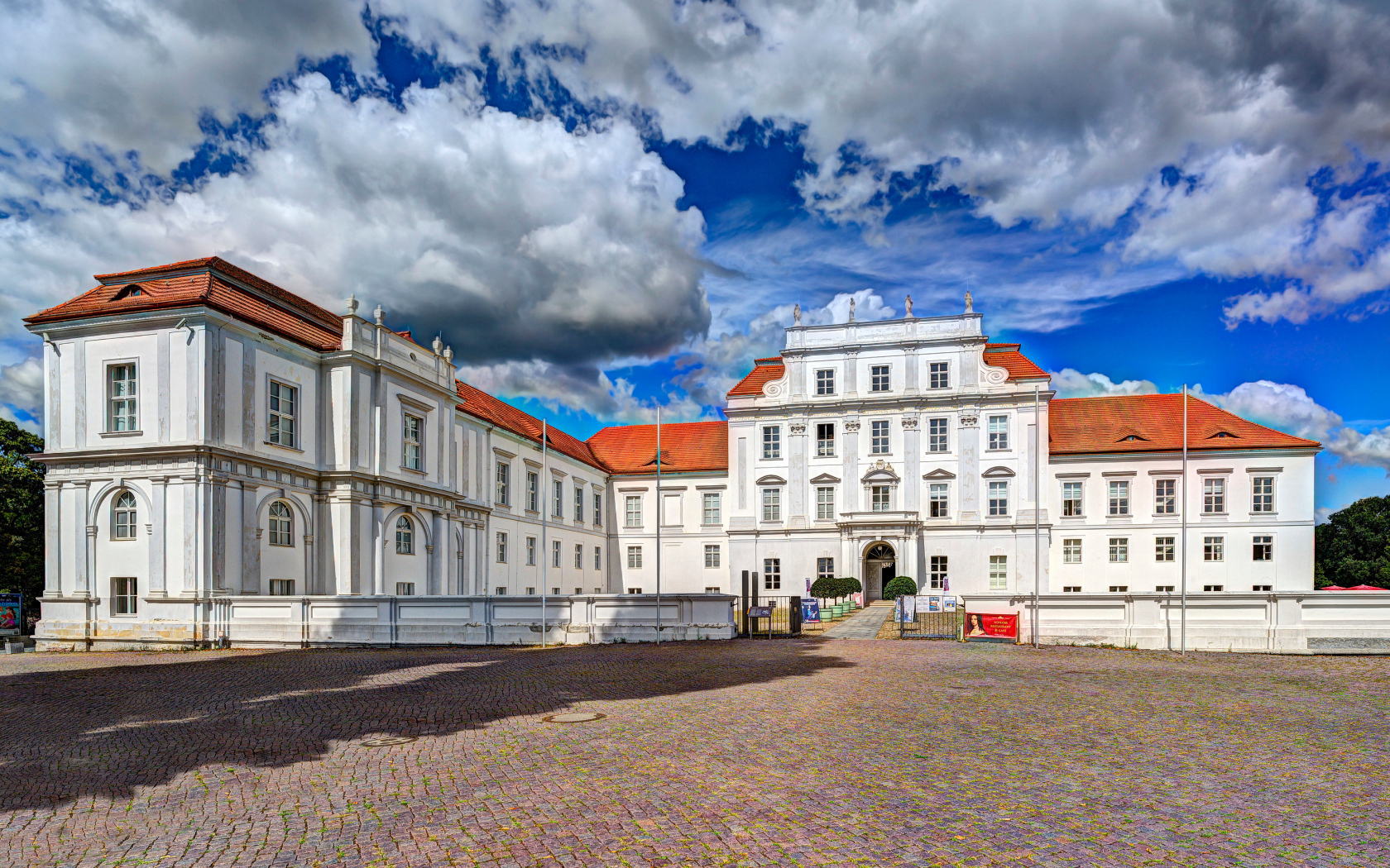 Здание ратуши в городе Ораниенбург, Германия