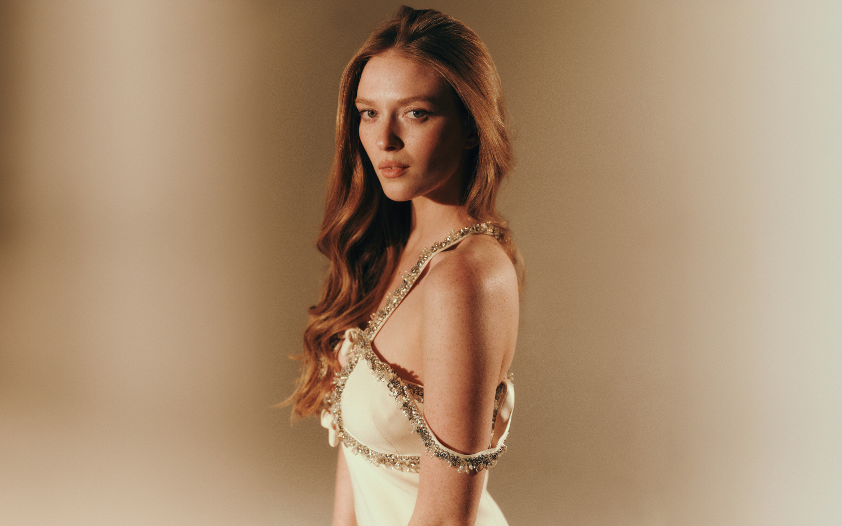 Американская рыжеволосая актриса Ларсен Томпсон