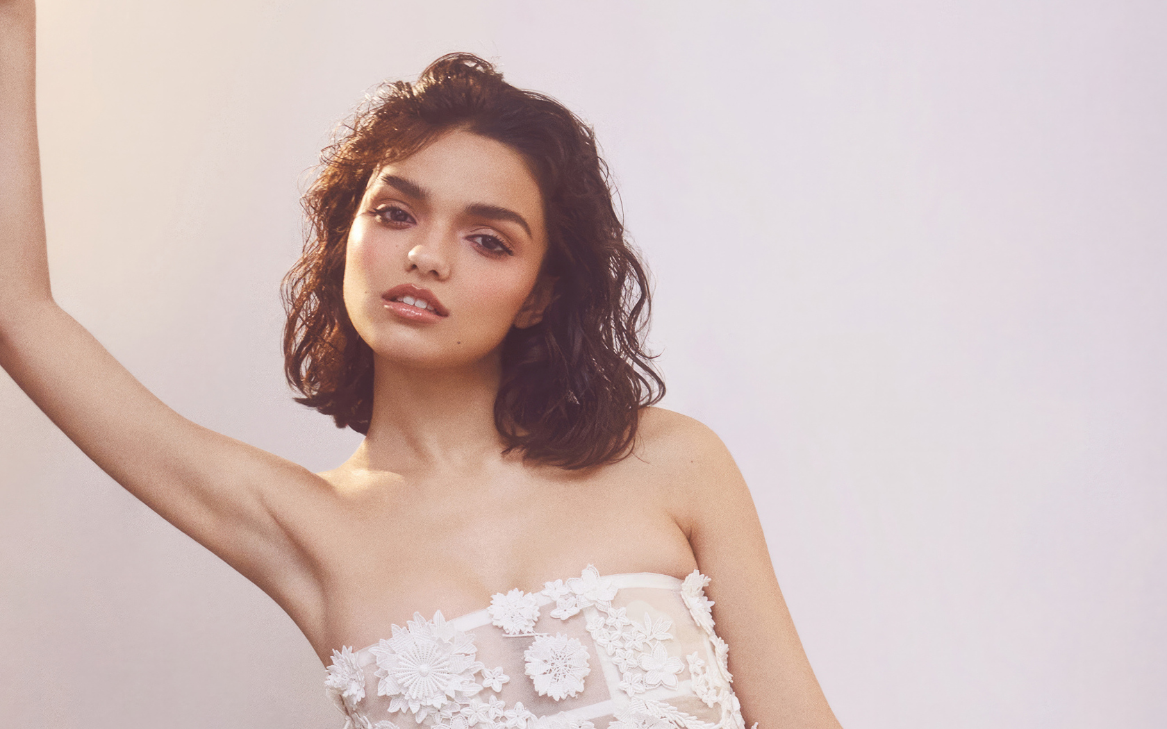 Милая молодая девушка актриса Рэйчел Зеглер