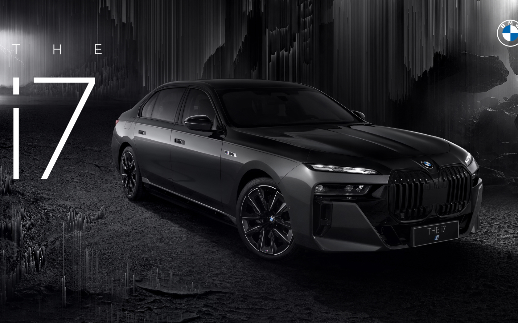 Черный автомобиль BMW i7