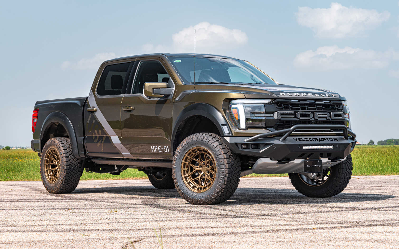 Большой пикап Hennessey VelociRaptor 600 Freedom Series 2024  года