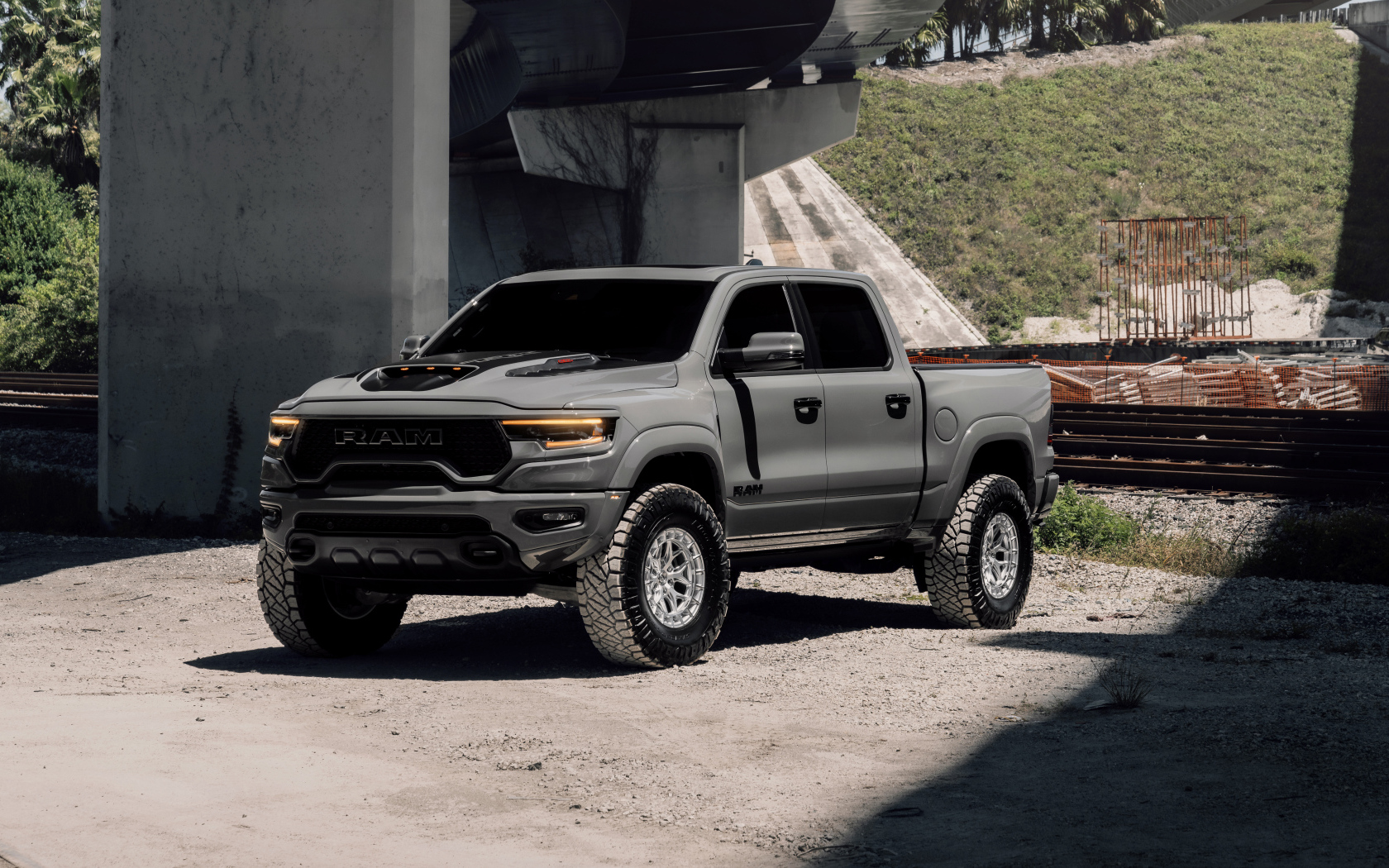 Пикап RAM 1500 TRX