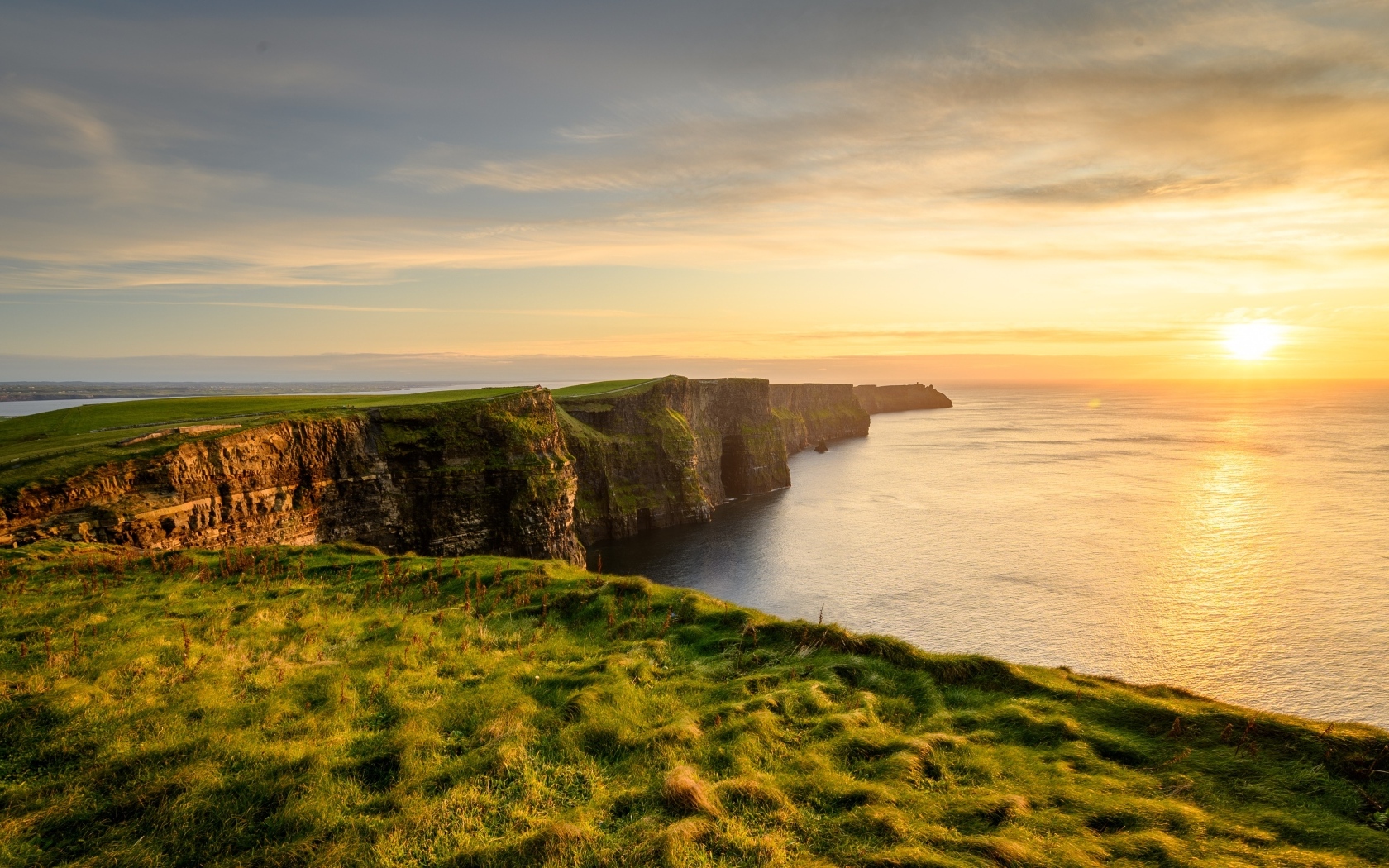 Красивый вид с утеса на Атлантический океан