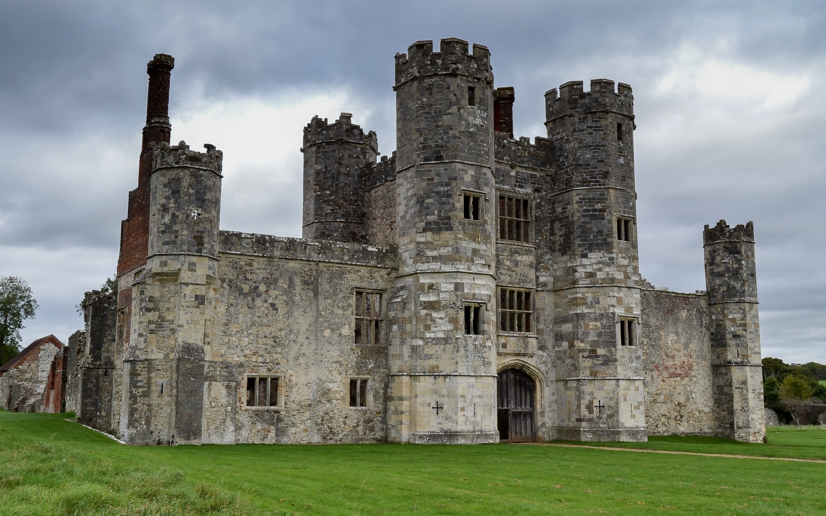 Руины замка в графстве Хэмпшир, Англия