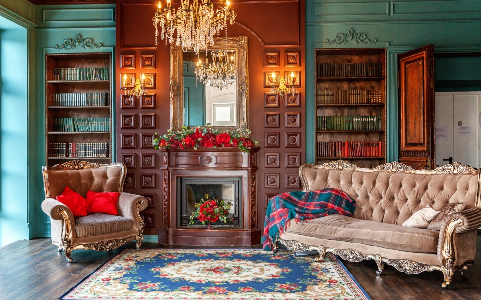 Красивая мебель в комнате с ковром 