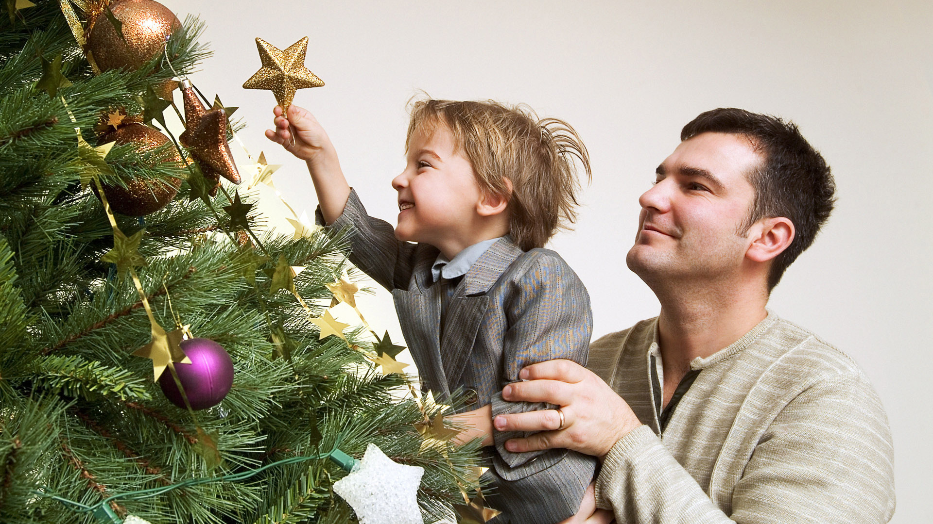 Отец и сын в канун рождества