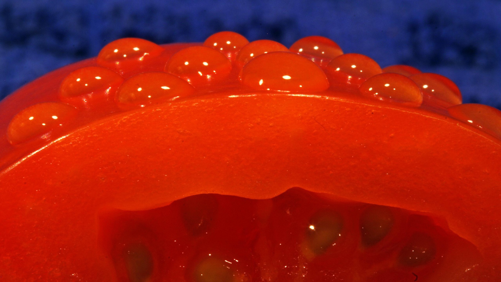 Красный помидор