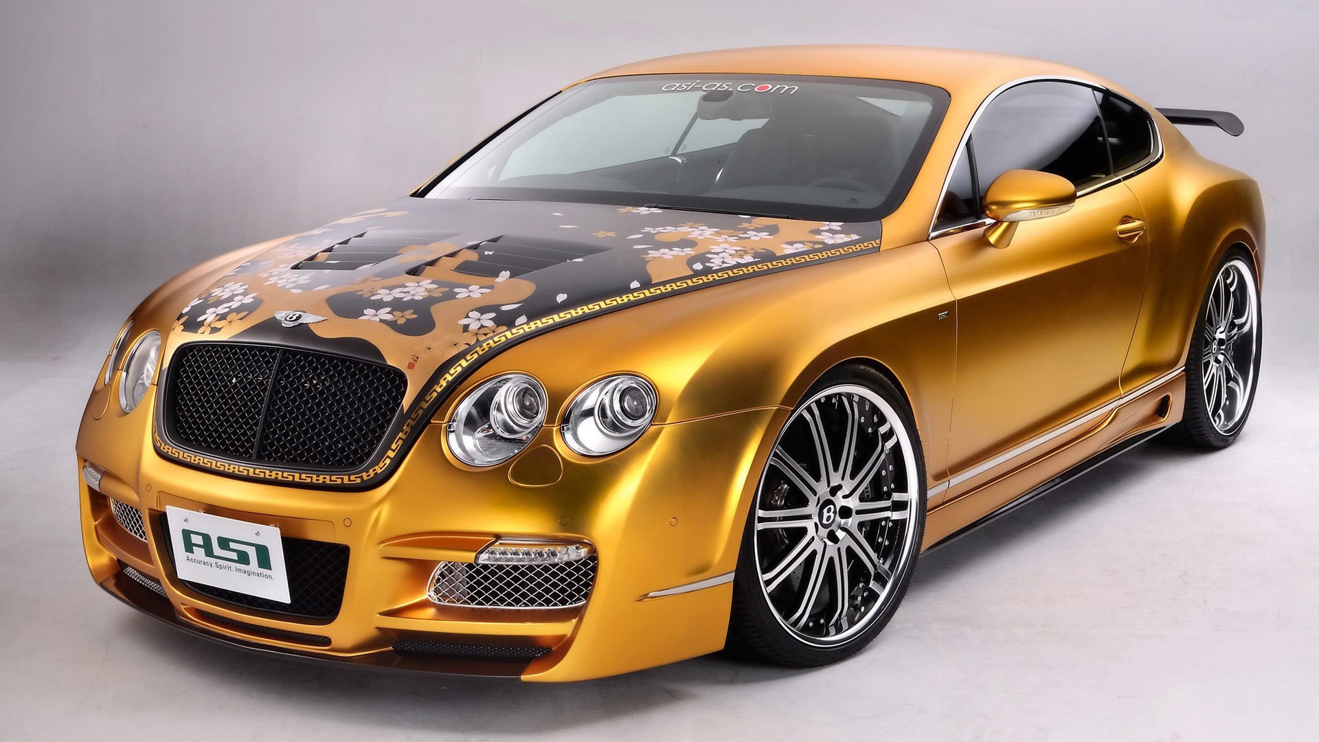 Золотой Bentley