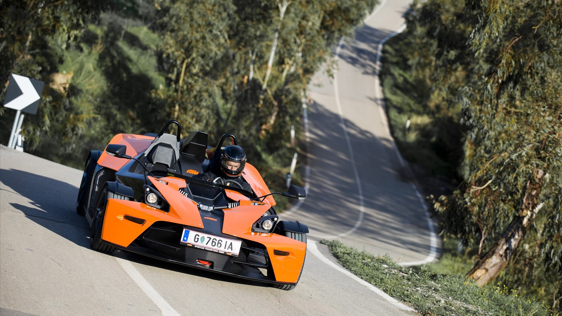 Гоночный автомобиль