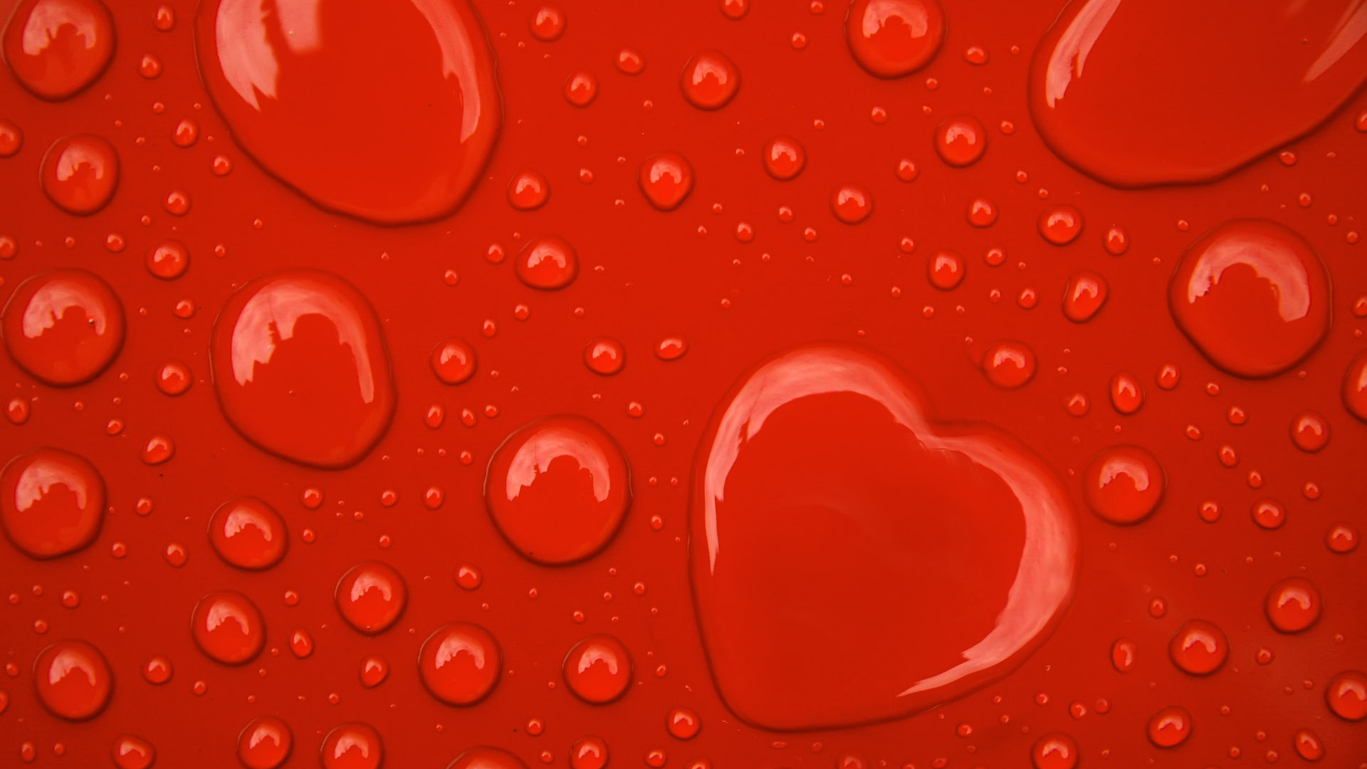 Капли в виде сердечек