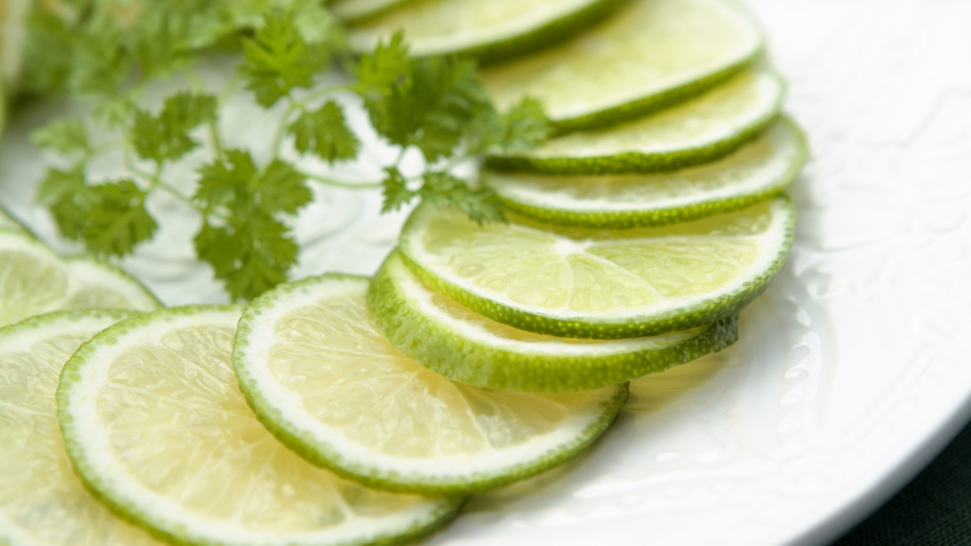 Зеленый лимон