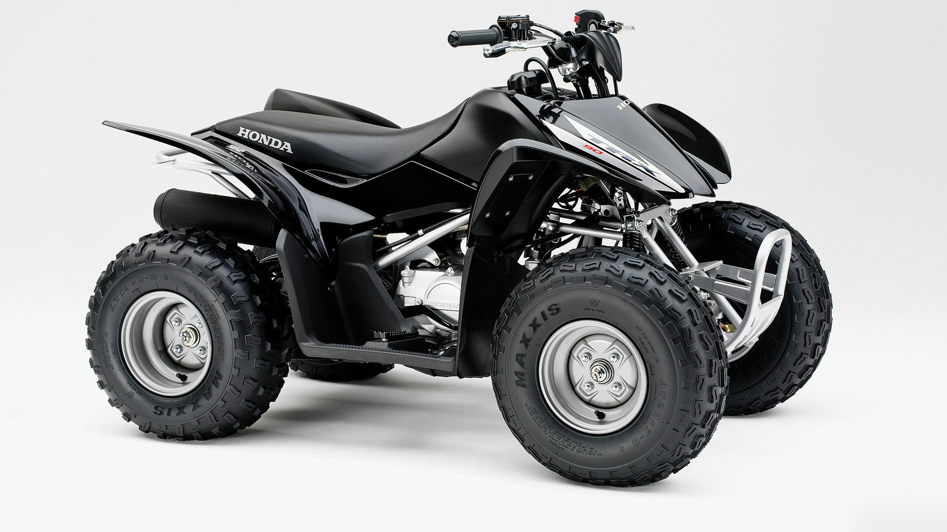 Черный Honda квадроцикл