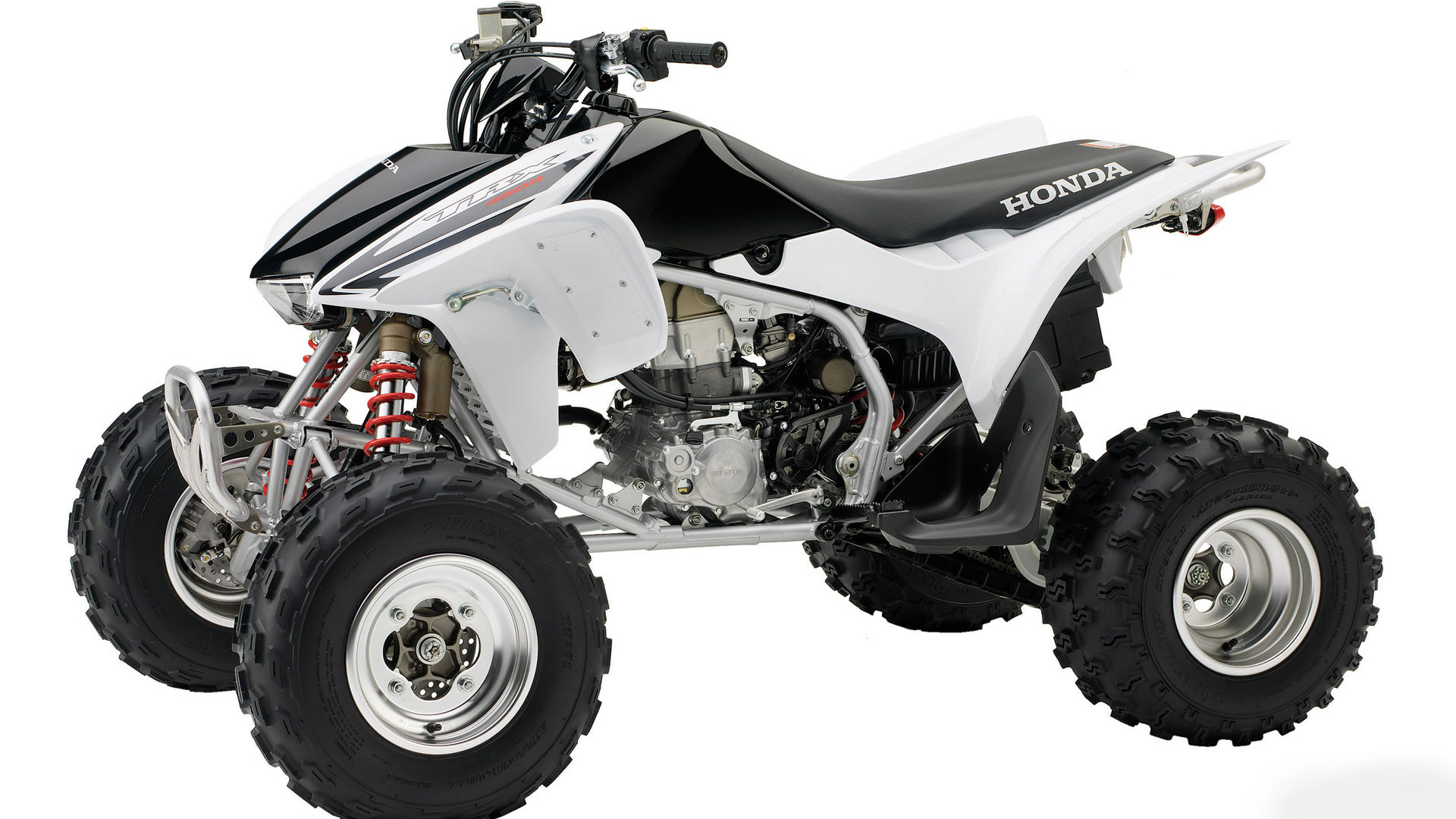 Белый Honda квадроцикл