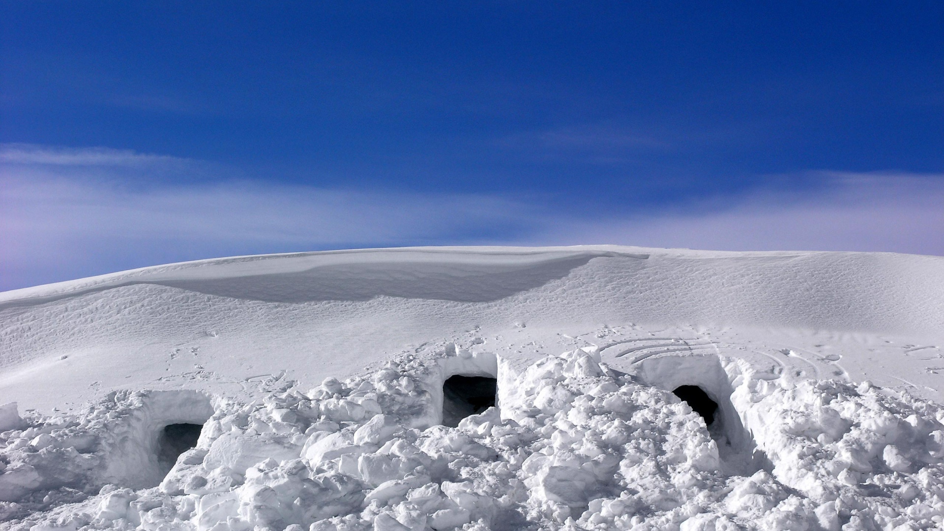 Снежные пещеры