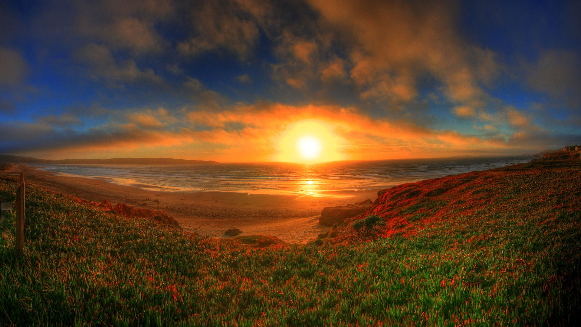 Красивый закат на горизонте