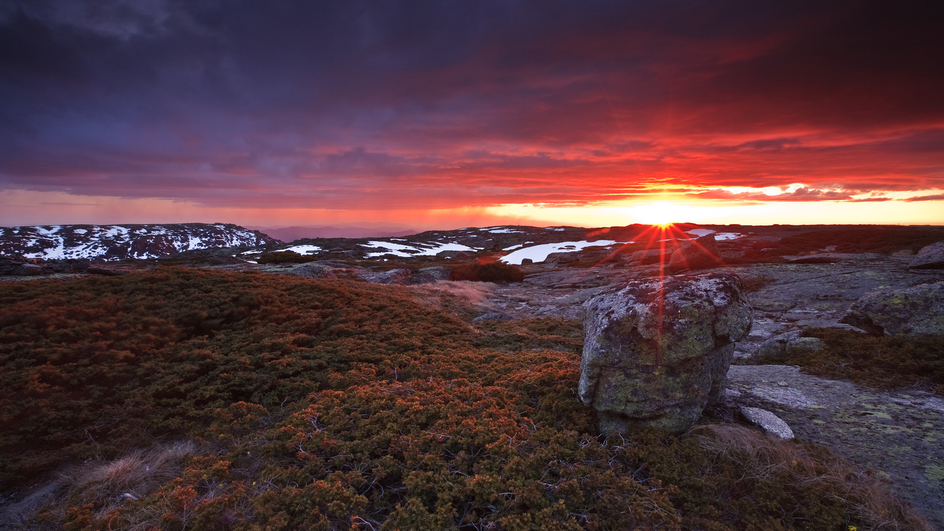 Закат в Serra  da Estrela Португалия
