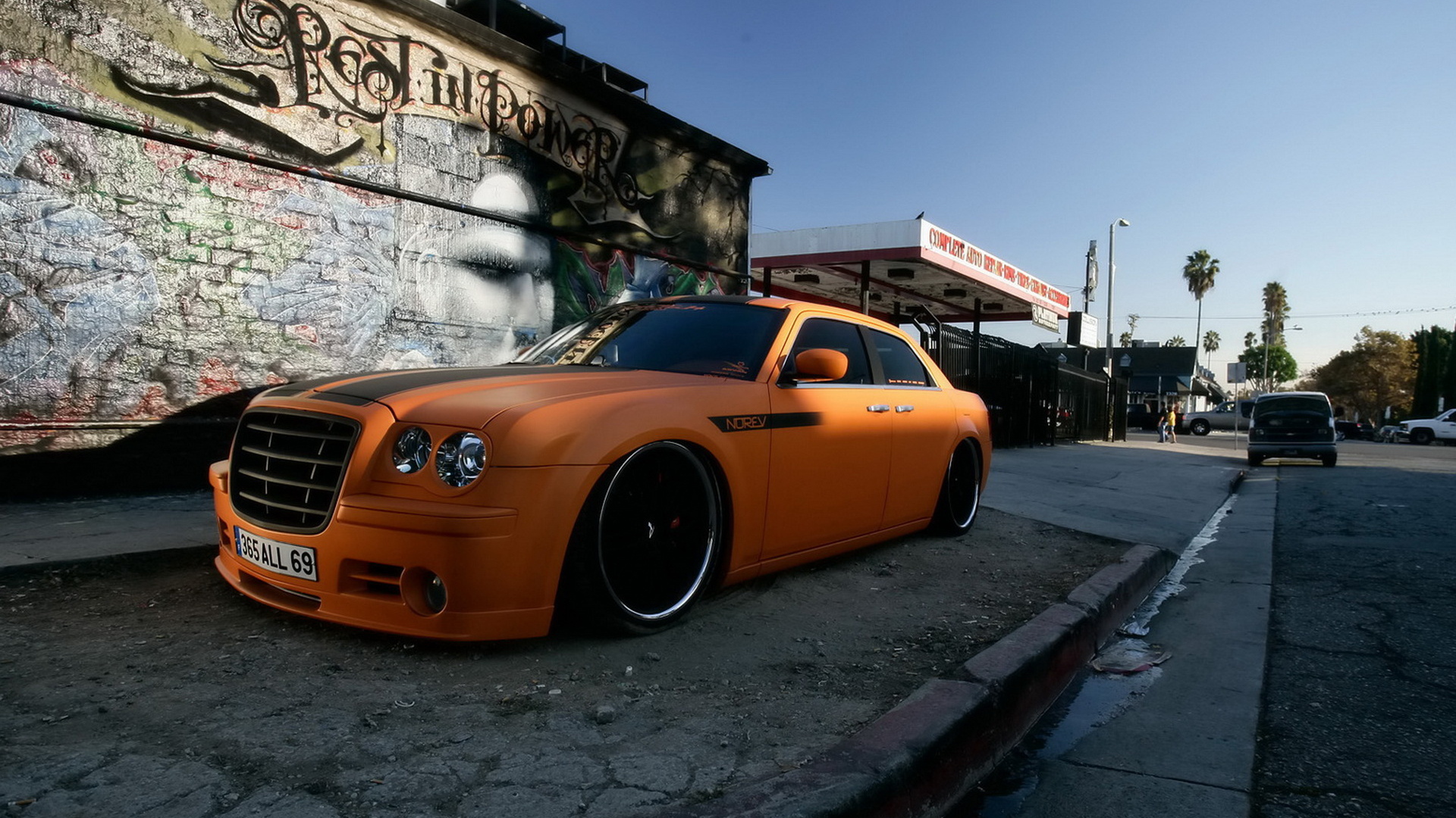 Крайслер 300С на улице