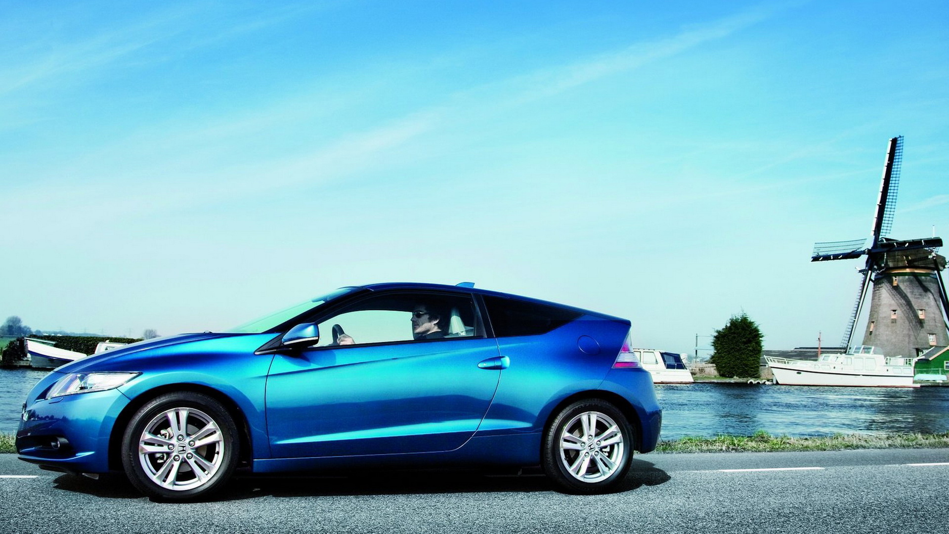 Хонда СR-Z цвета неба