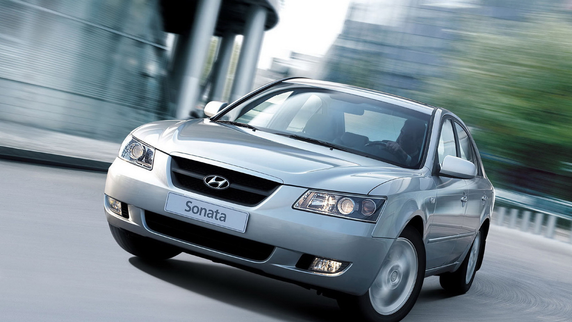 Хендай Соната в движении