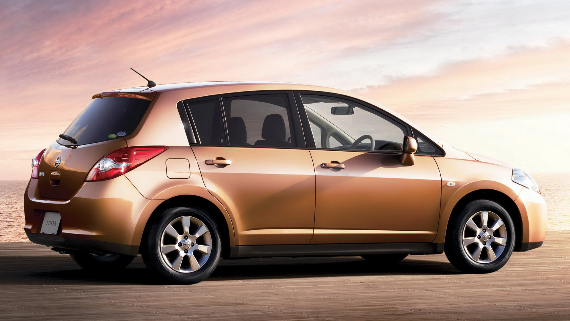 Ниссан Тиида