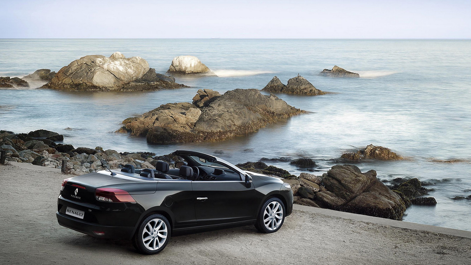 Renault Megane Coupe Cabriolet на побережье