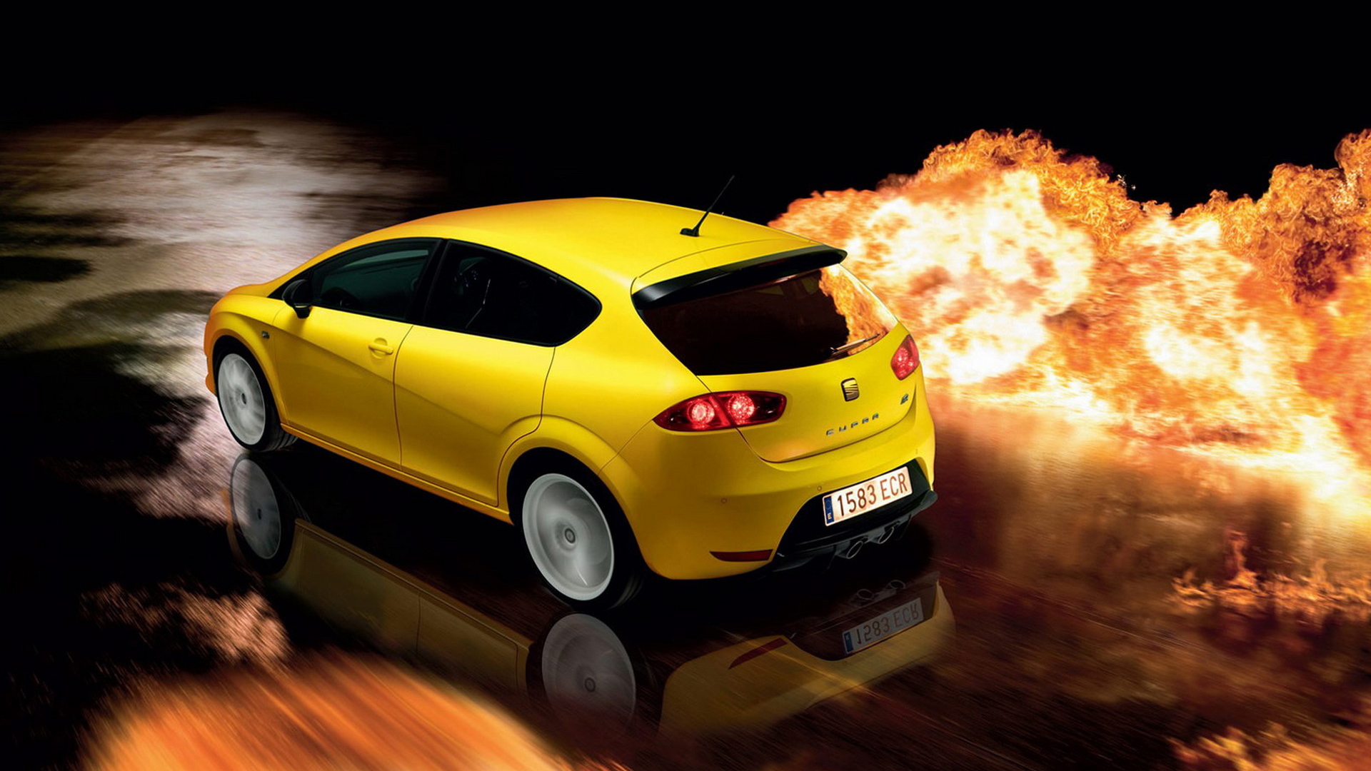 Сиат Леон Купра в желтом кузове