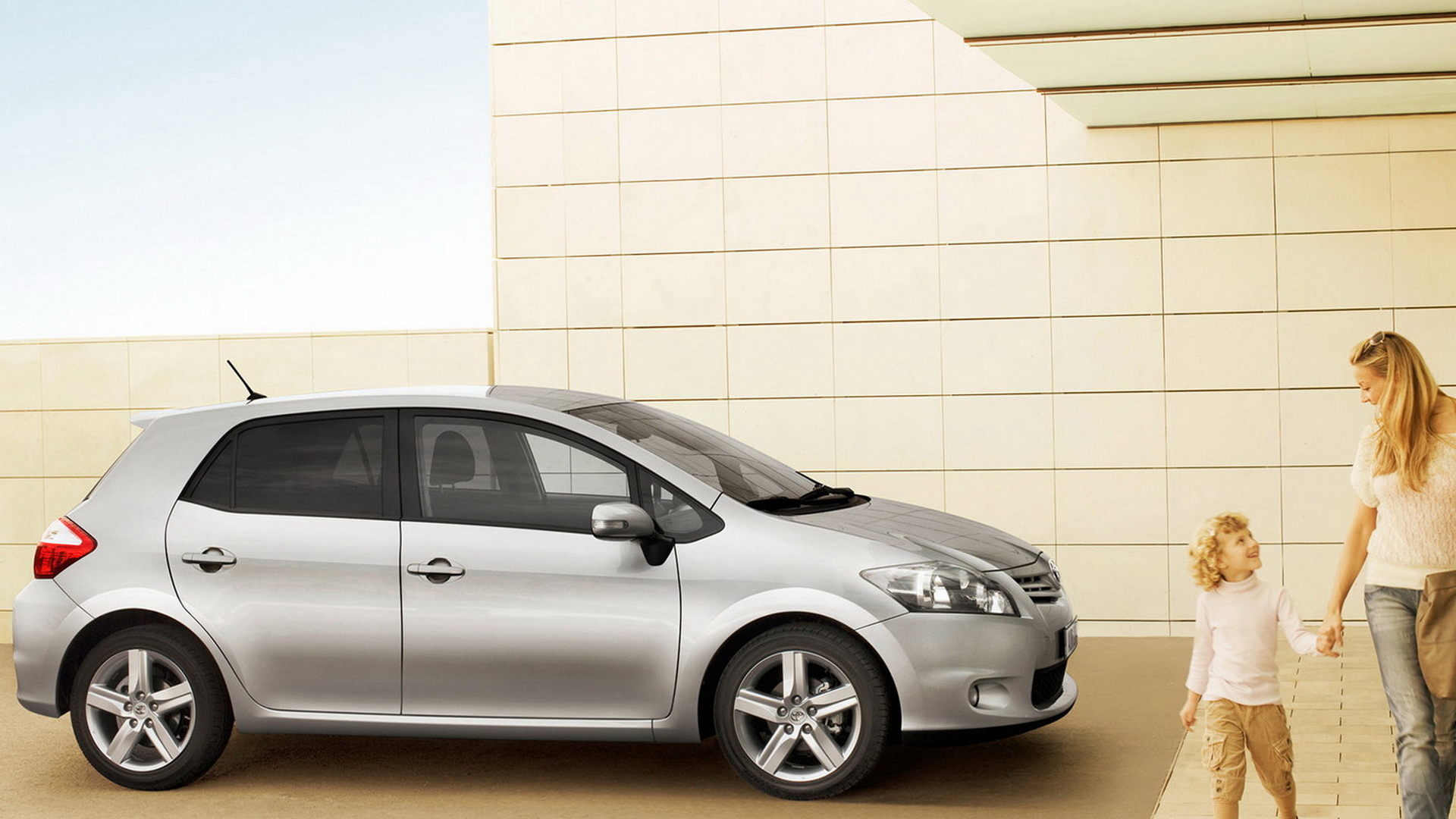 Тойота Аурис - друг семьи