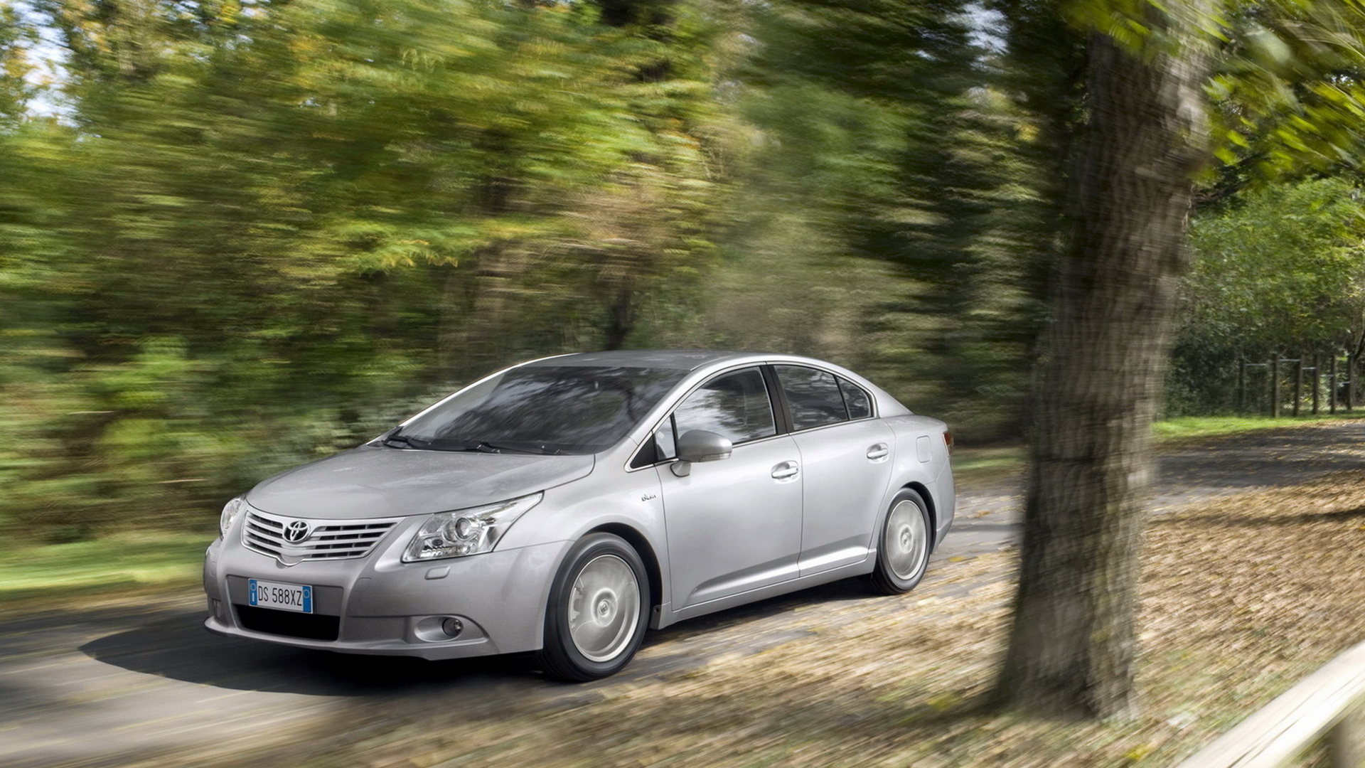 Тойота Авенсис