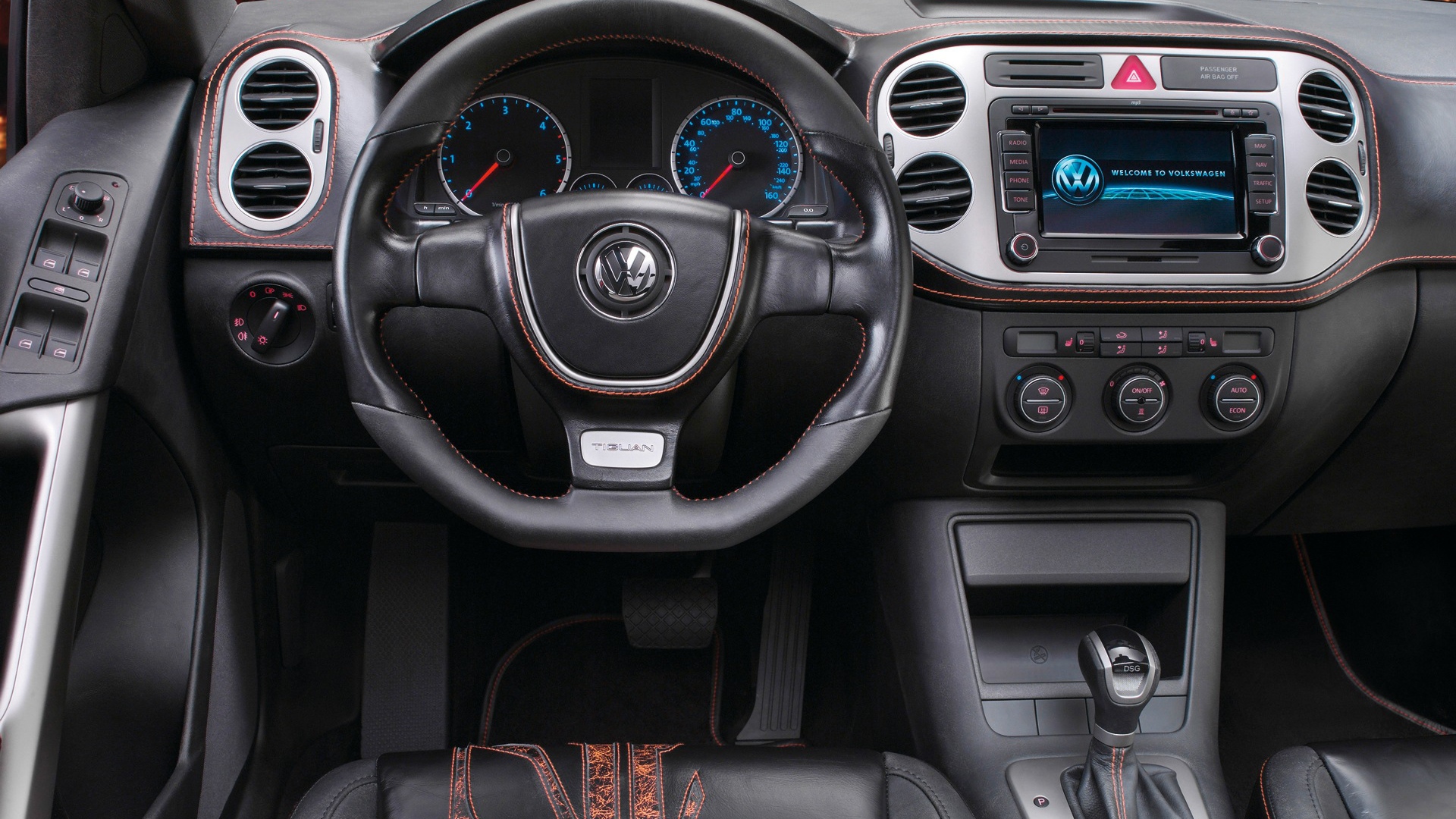 Кожаный салон автомобиля