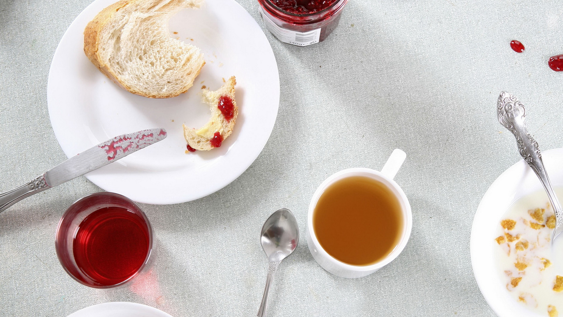 Завтрак с джемом