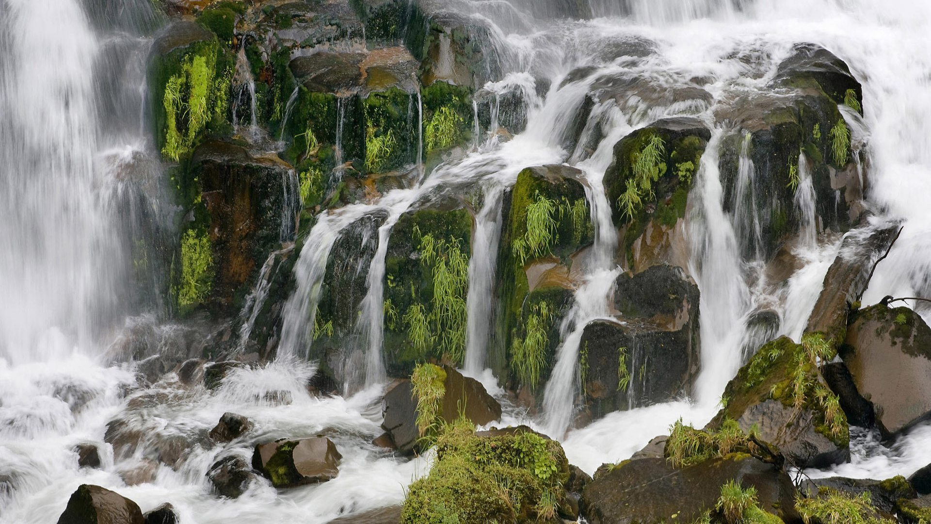 Красивый водопад