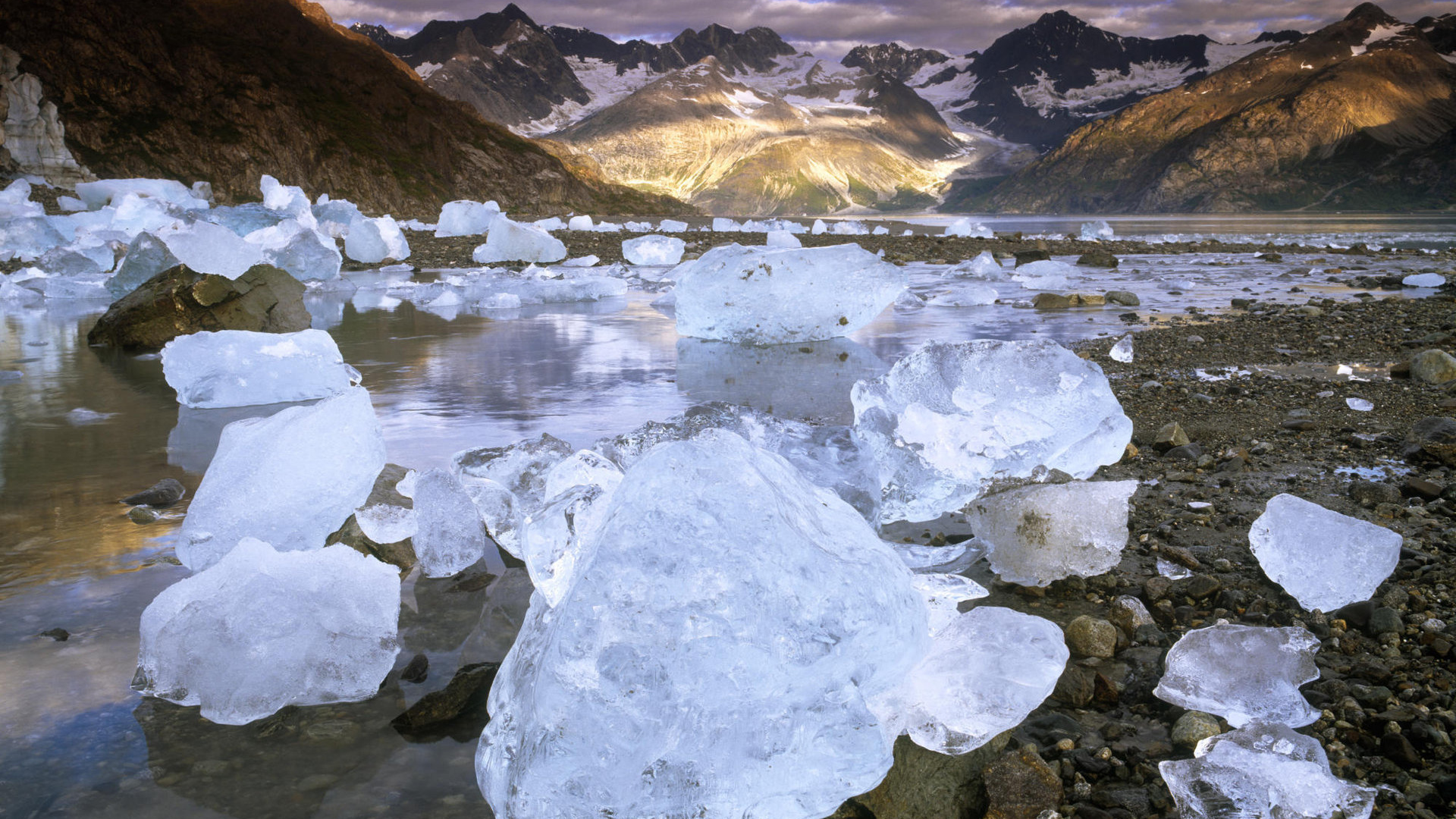 Льды в горах