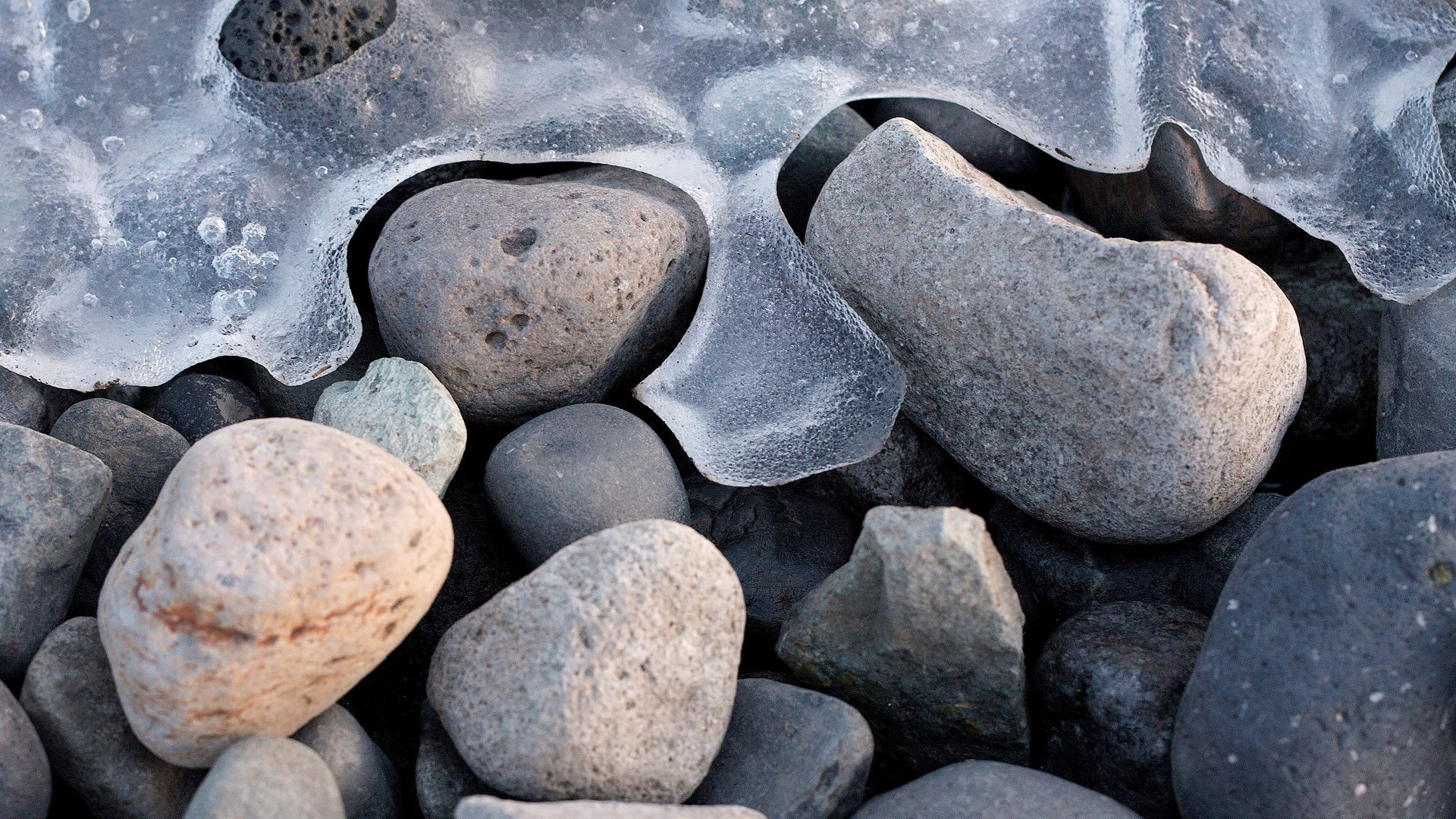 Замерзшая вода