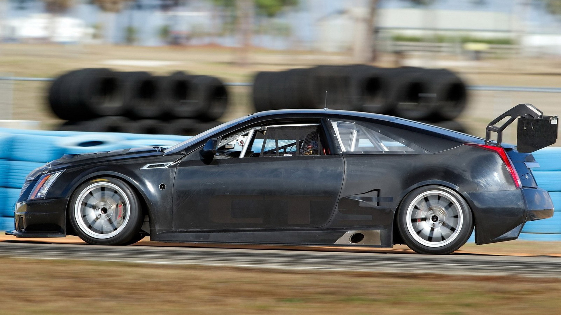 new Cadillac-CTS-V Coupe