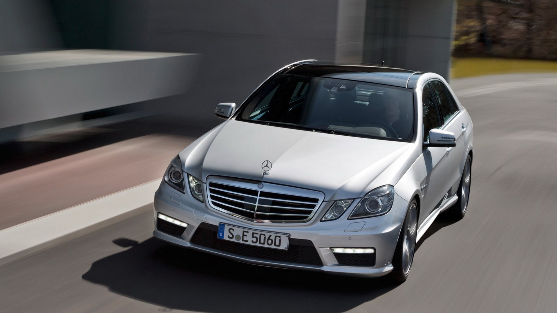 Mercedes-Benz-E63 AMG